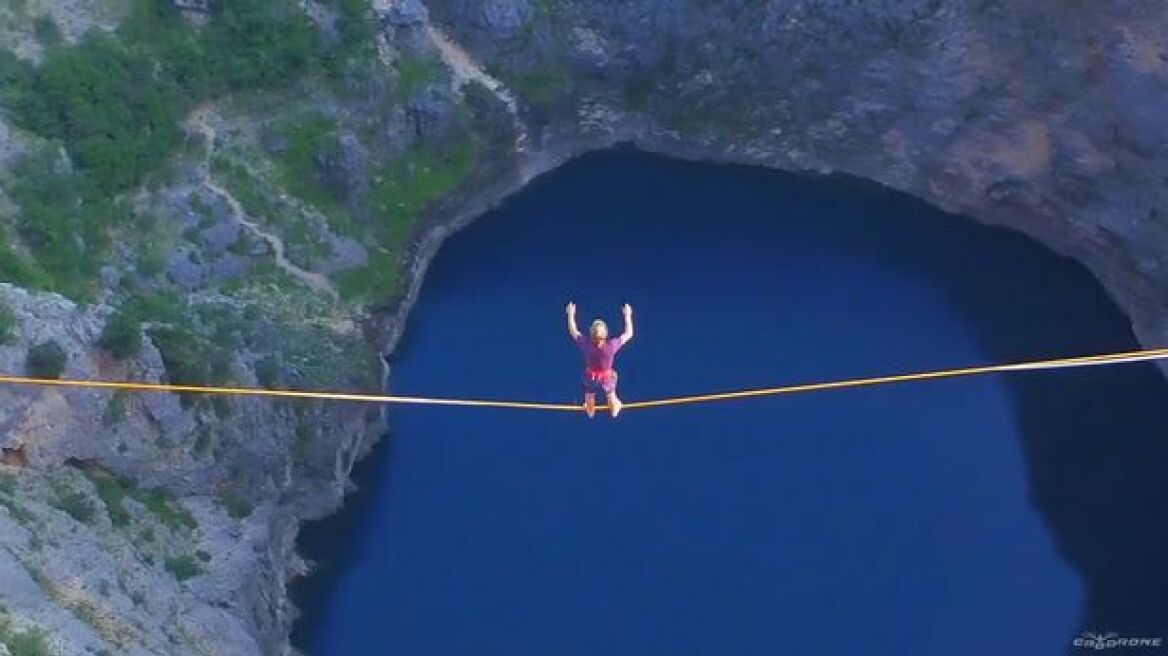 Βίντεο: Αδρεναλίνη στο κόκκινο... 250 μέτρα πάνω από την Red Lake στην Κροατία